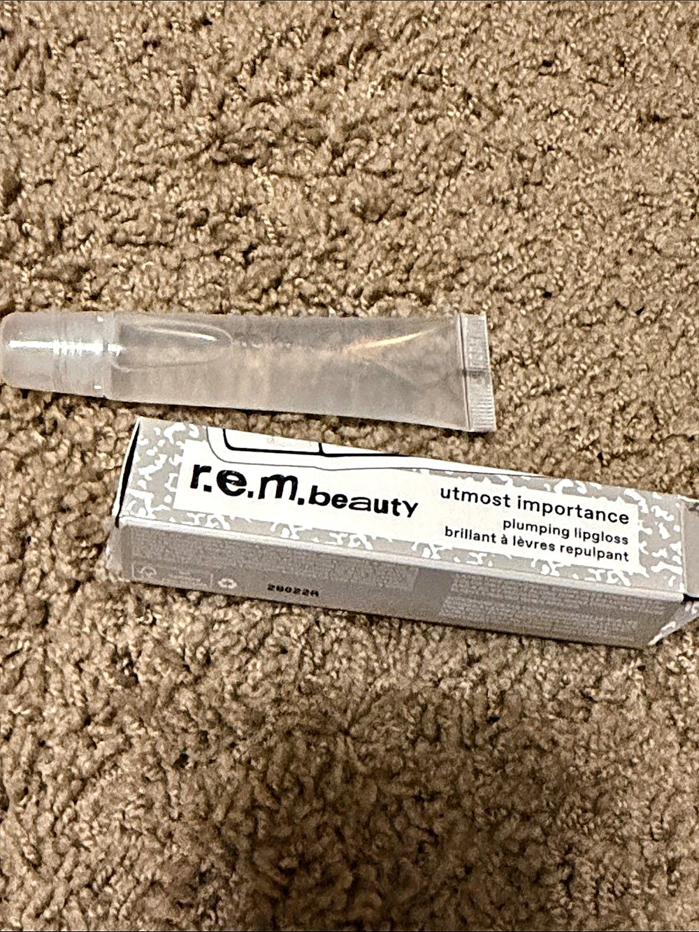 r.e.m. beauty thank u, next lipgloss Plumping Lip Gloss